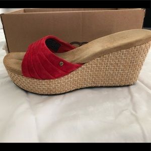 UGG Alvina wedge sandal - size 6